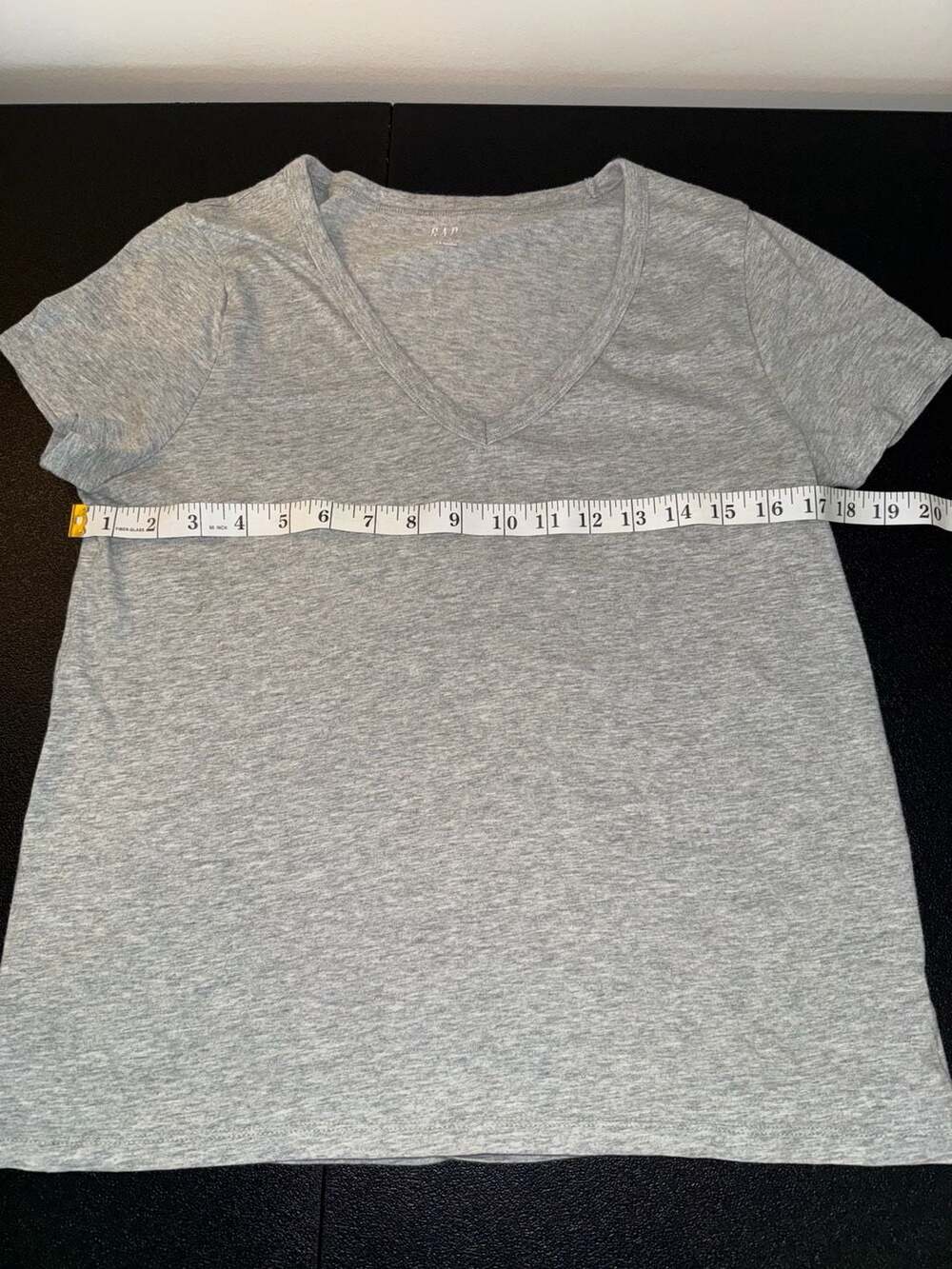 Gap Heather Gray Short Sleeve V-Neck T-Shirt size-M - Picture 4 of 5
